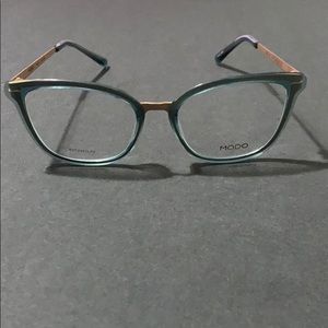 MODO 4536 GRN/Pale Gold